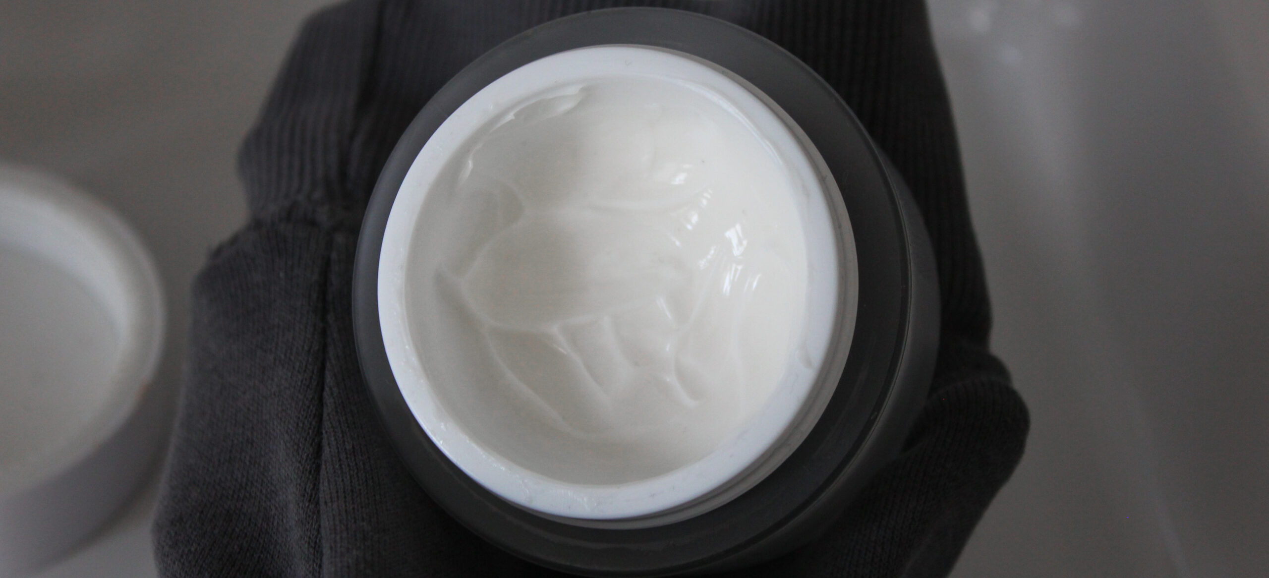 Medik8 Advanced Night Restore konstistens